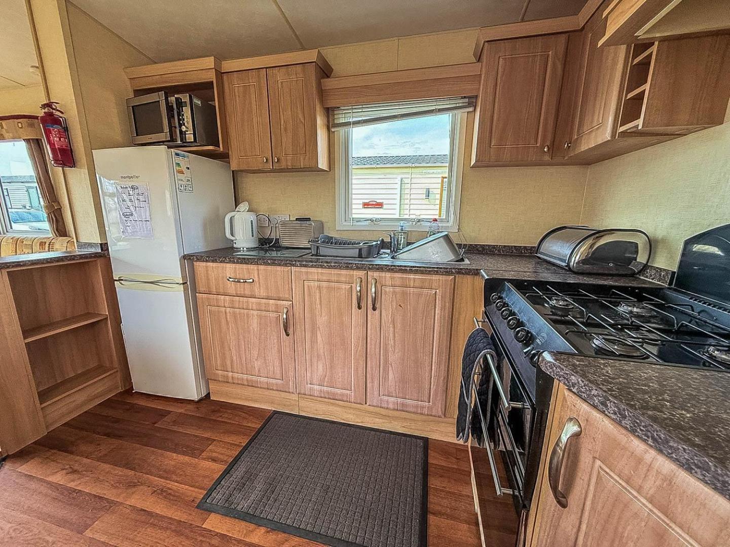 Spacious 8 Berth Caravan At Southview Holiday Park Near Skegness Ref 33018Ml 외부 사진
