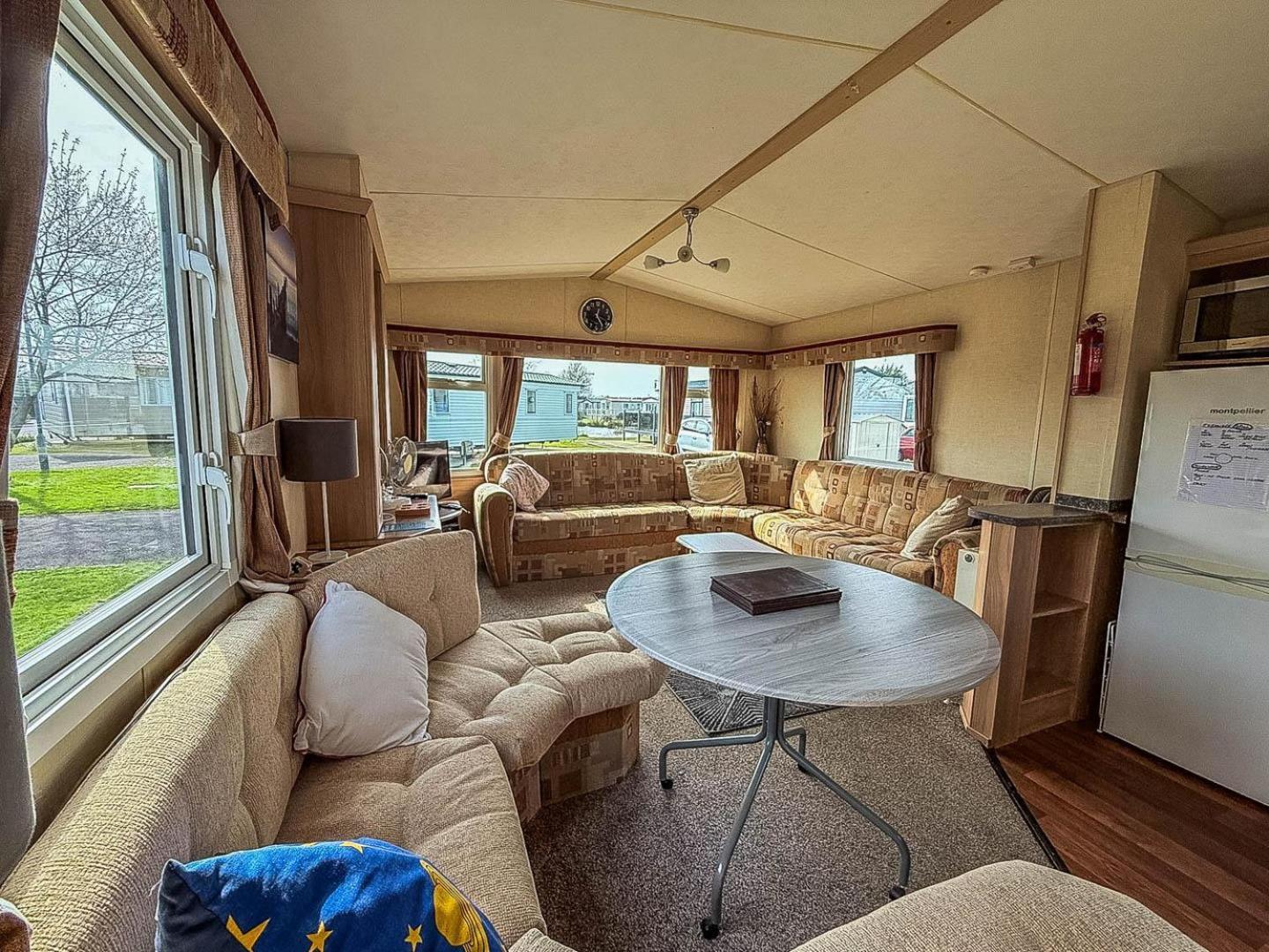 Spacious 8 Berth Caravan At Southview Holiday Park Near Skegness Ref 33018Ml 외부 사진